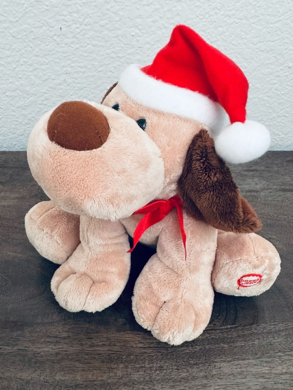 Hallmark Christmas Holiday Musical Motion Santa Dog Stuffed Animal